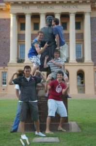 Learn how you can study at UQ medical school UQ medicine students