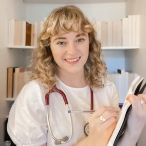 Learn more about the Macquarie MD macquarie medical school student